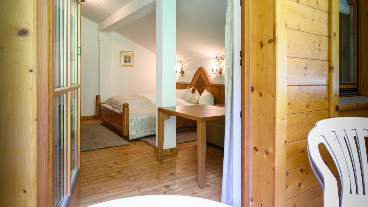 Hotel Garni Castel B&B Ишгль Экстерьер фото