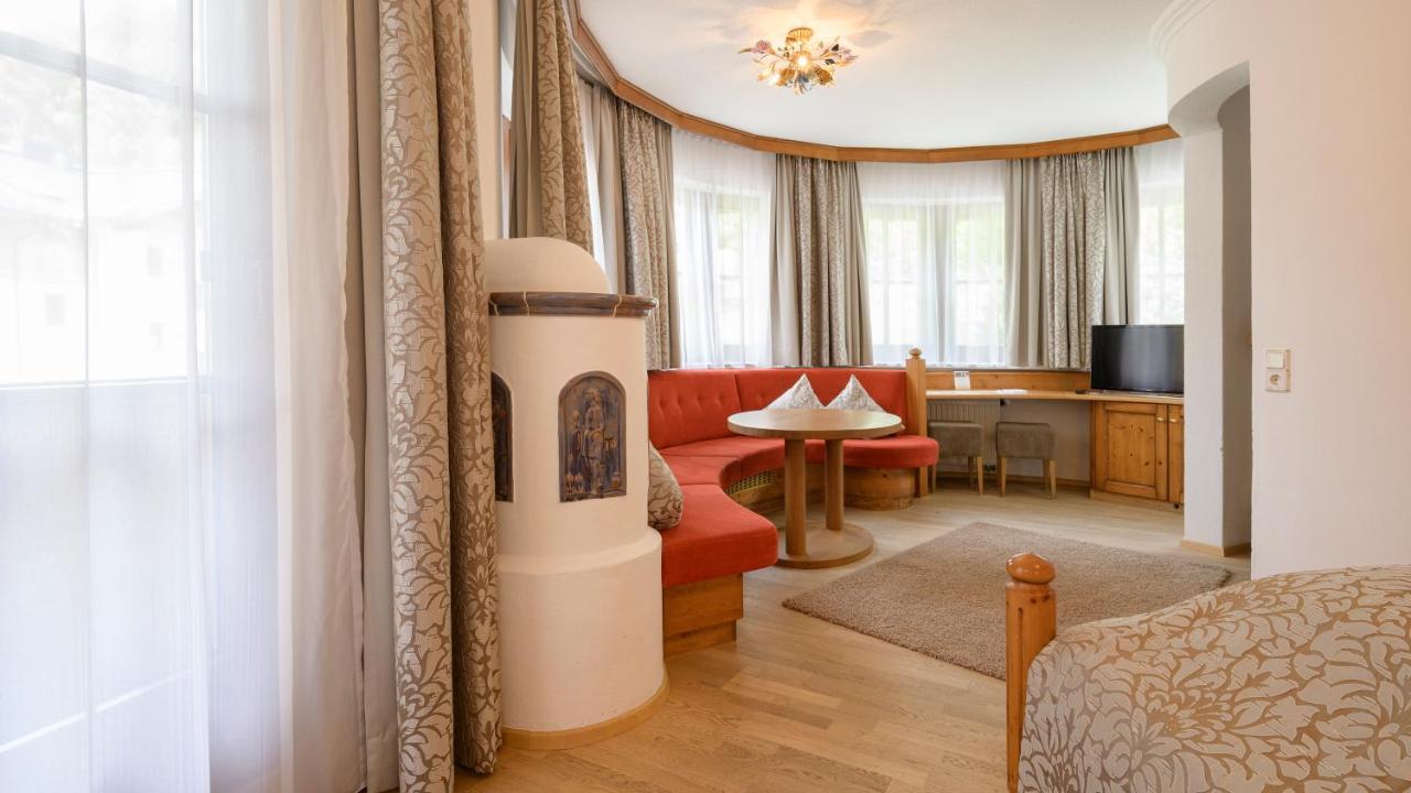 Hotel Garni Castel B&B Ишгль Экстерьер фото